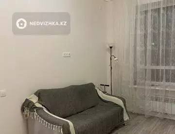 1-комнатная квартира, этаж 3 из 10, 38 м²