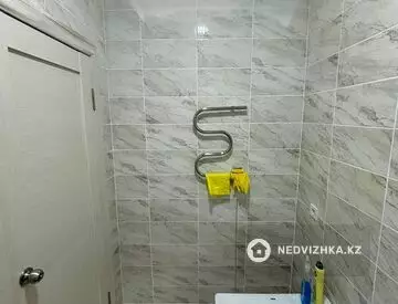 2-комнатная квартира, этаж 3 из 5, 72 м², на длительный срок