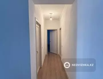 2-комнатная квартира, этаж 3 из 5, 72 м², на длительный срок
