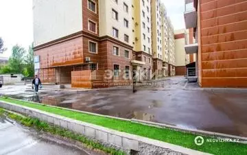 2-комнатная квартира, этаж 3 из 10, 83 м²