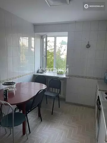 4-комнатная квартира, этаж 4 из 5, 76 м²