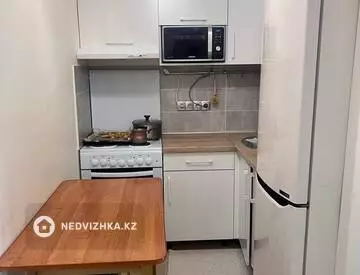 2-комнатная квартира, этаж 8 из 9, 50 м²