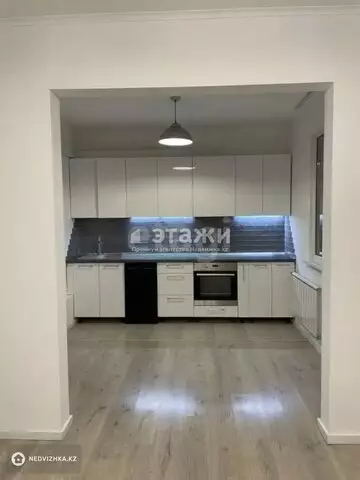 2-комнатная квартира, этаж 10 из 12, 64 м²