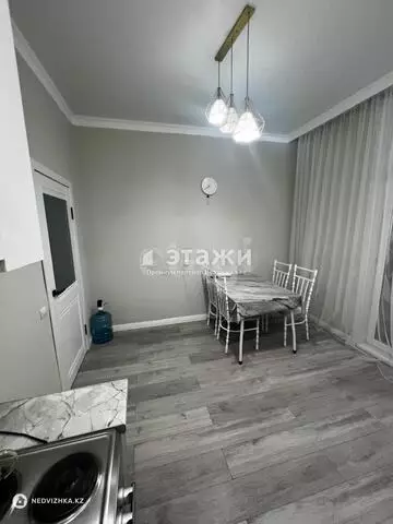 3-комнатная квартира, этаж 2 из 18, 80 м²