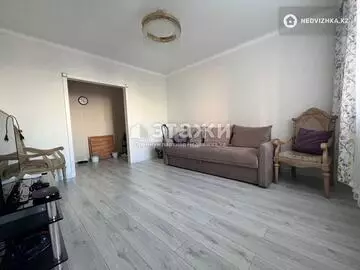 2-комнатная квартира, этаж 3 из 9, 49 м²