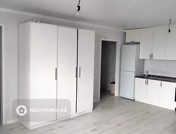 1-комнатная квартира, этаж 10 из 10, 38 м²