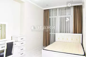 2-комнатная квартира, этаж 11 из 18, 54 м², на длительный срок