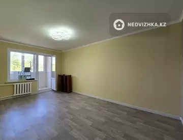 3-комнатная квартира, этаж 4 из 5, 60 м²