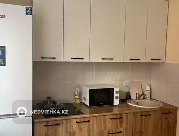 2-комнатная квартира, этаж 3 из 14, 50 м², на длительный срок