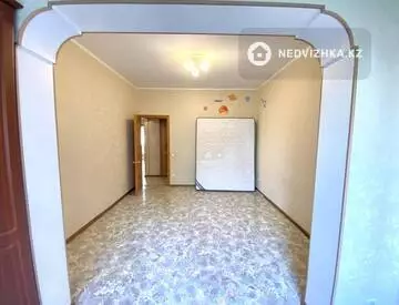 2-комнатная квартира, этаж 3 из 5, 60 м²