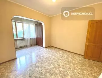 2-комнатная квартира, этаж 3 из 5, 60 м²