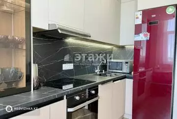 60 м², 3-комнатная квартира, этаж 12 из 17, 60 м², изображение - 1