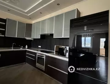 4-комнатная квартира, этаж 9 из 13, 150 м²