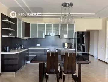 4-комнатная квартира, этаж 9 из 13, 150 м²