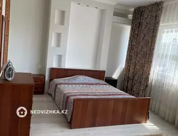 2-комнатная квартира, этаж 10 из 18, 61 м², на длительный срок