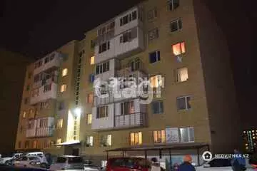 1-комнатная квартира, этаж 3 из 6, 37 м²