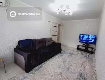 2-комнатная квартира, этаж 3 из 3, 39 м², посуточно