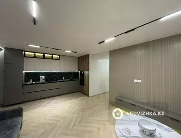 2-комнатная квартира, этаж 3 из 7, 52 м², На длительный срок