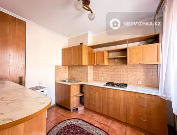 1-комнатная квартира, этаж 4 из 5, 33 м²