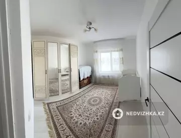 2-комнатная квартира, этаж 4 из 5, 57 м²