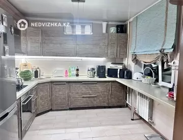 3-комнатная квартира, этаж 4 из 5, 84 м²