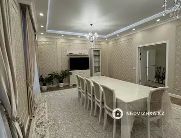 3-комнатная квартира, этаж 3 из 10, 110 м²