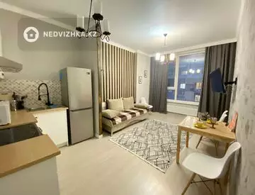 2-комнатная квартира, этаж 2 из 12, 42 м², посуточно