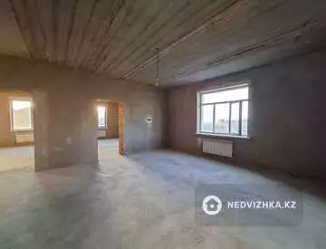 3-комнатная квартира, этаж 2 из 3, 127 м²