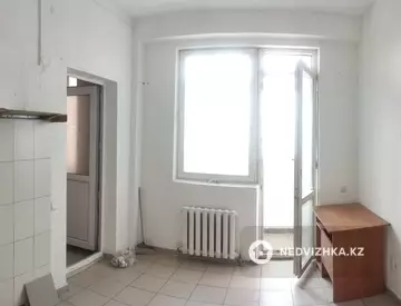 Офисное помещение, этаж 1 из 19, в жилом доме, 14 м²