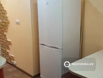 2-комнатная квартира, этаж 3 из 5, 40 м²