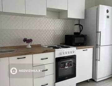 40 м², 1-комнатная квартира, этаж 3 из 9, 40 м², посуточно, изображение - 4