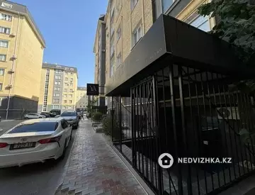 Офисное помещение, этаж 1 из 7, в бизнес-центре, 128 м²