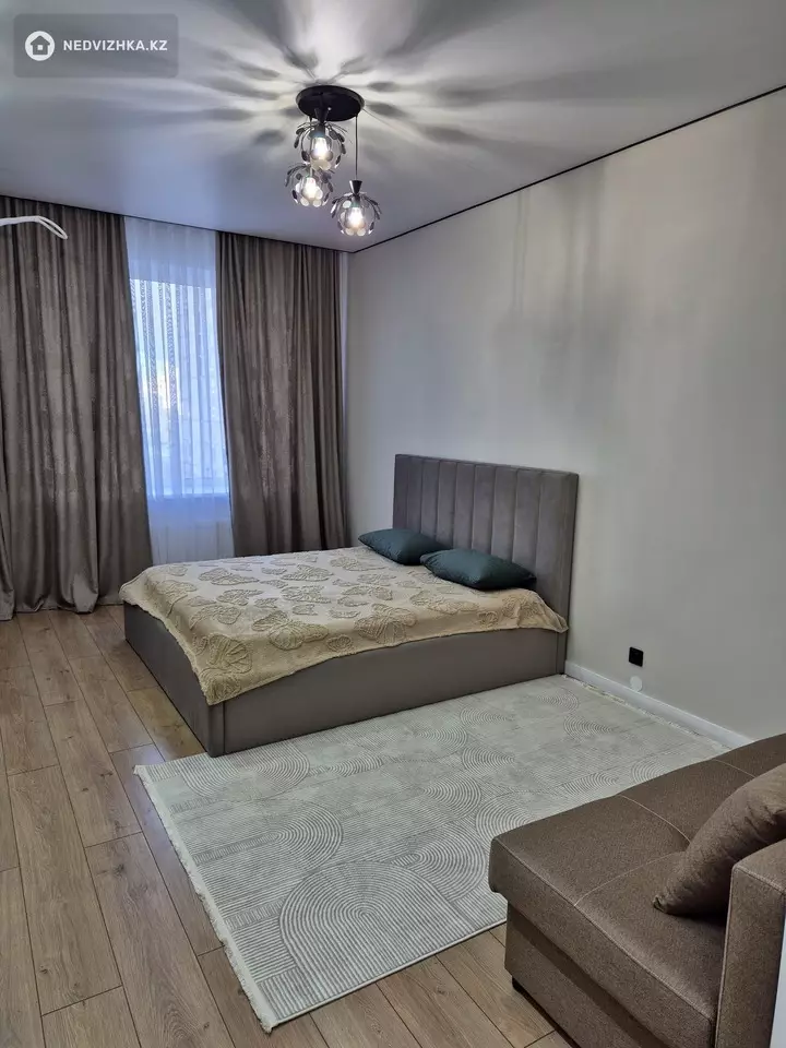 40 м², 1-комнатная квартира, этаж 4 из 9, 40 м², посуточно, изображение - 1