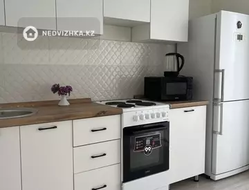 40 м², 1-комнатная квартира, этаж 3 из 9, 40 м², посуточно, изображение - 8