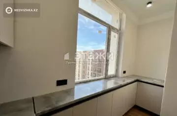 4-комнатная квартира, этаж 10 из 10, 86 м²