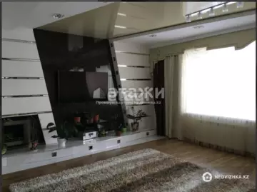 4-комнатная квартира, этаж 3 из 5, 200 м²