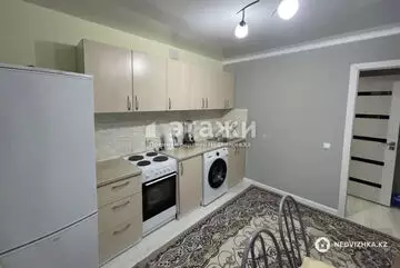 1-комнатная квартира, этаж 3 из 5, 37 м²
