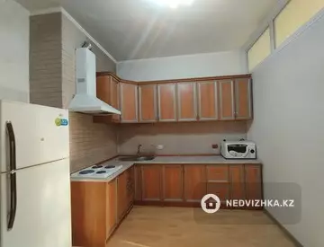 2-комнатная квартира, этаж 5 из 11, 63 м²