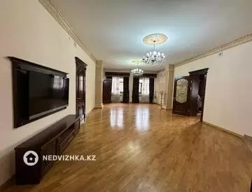 4-комнатная квартира, этаж 2 из 2, 180 м²