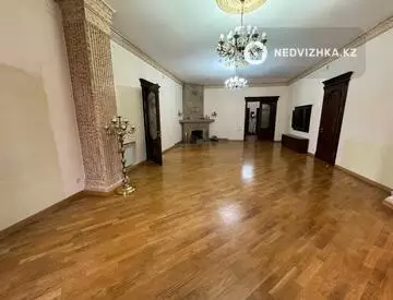 4-комнатная квартира, этаж 2 из 2, 180 м²