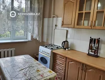 1-комнатная квартира, этаж 3 из 5, 38 м²