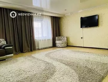 2-комнатная квартира, этаж 6 из 6, 70 м², посуточно