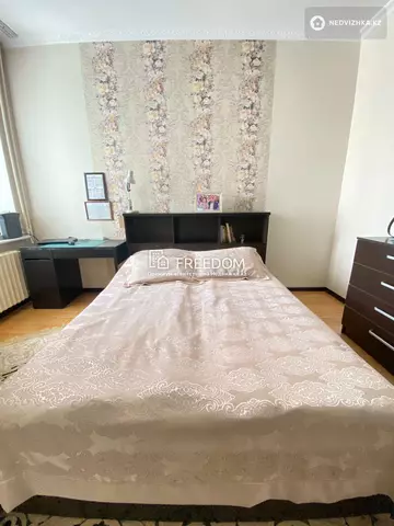 3-комнатная квартира, этаж 8 из 9, 97 м²
