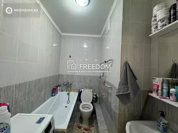 1-комнатная квартира, этаж 10 из 14, 37 м²