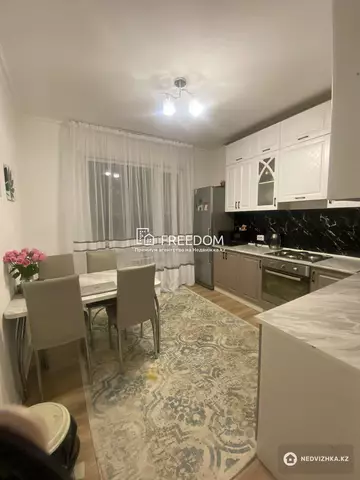 1-комнатная квартира, этаж 4 из 12, 37 м²