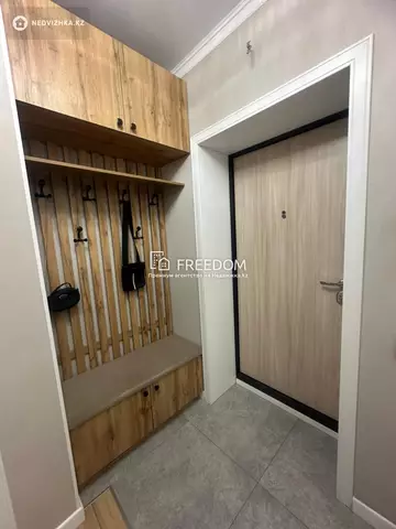 2-комнатная квартира, этаж 8 из 10, 64 м²