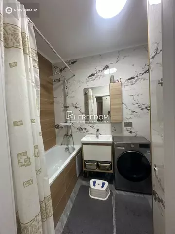 2-комнатная квартира, этаж 8 из 10, 64 м²