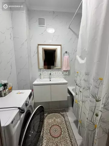 2-комнатная квартира, этаж 8 из 9, 50 м²