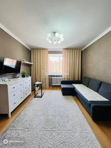 2-комнатная квартира, этаж 8 из 9, 50 м²