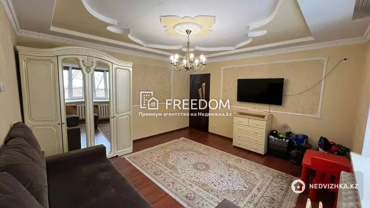 60 м², 2-комнатная квартира, этаж 2 из 9, 60 м², изображение - 1